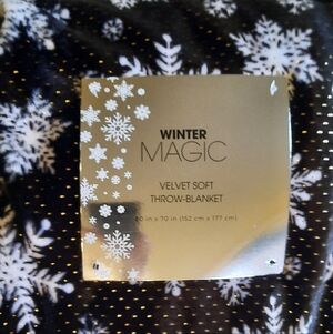Winter Magic Velvet Soft Throw Blanket NWT
